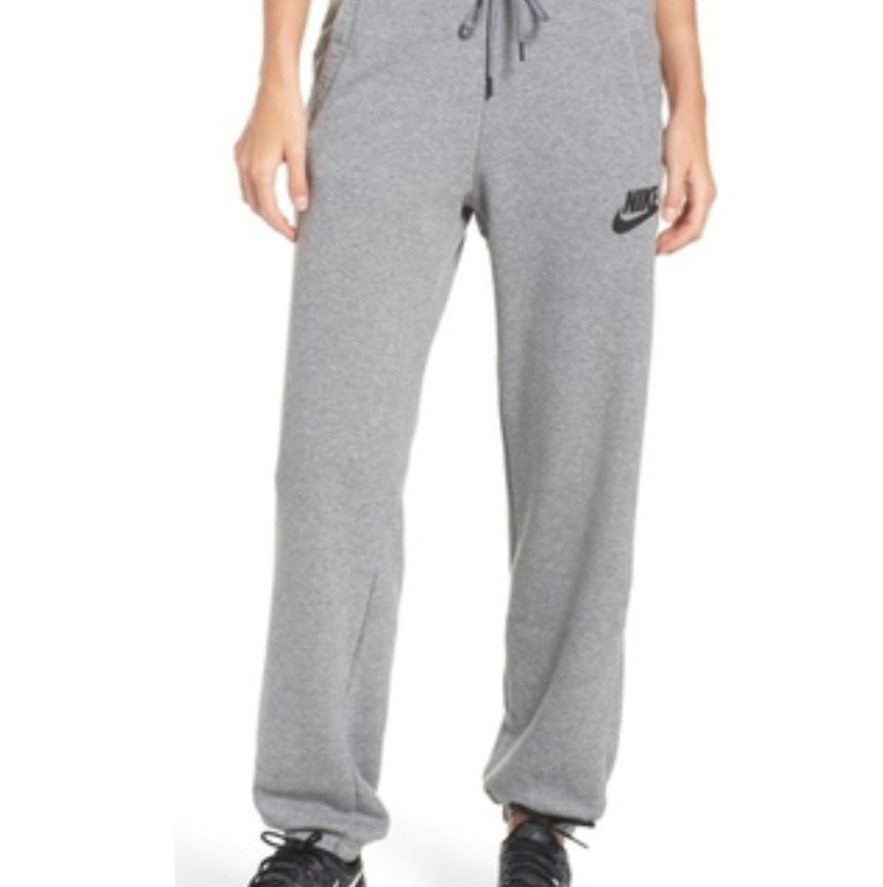 Nike lose fit jogger sweatpants